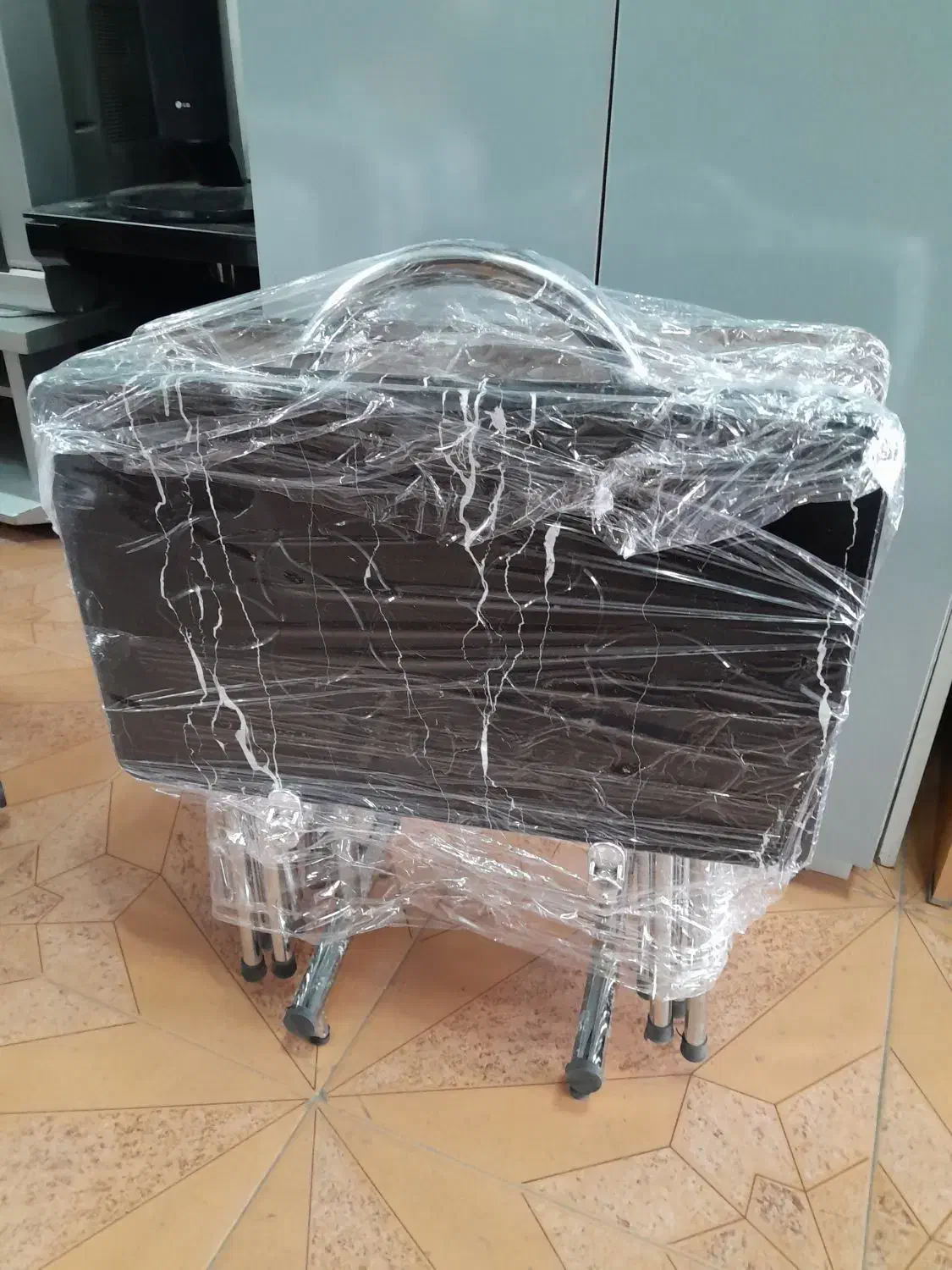 میز جلو مبلی|میز و صندلی غذاخوری|اصفهان, ملاصدرا|دیوار