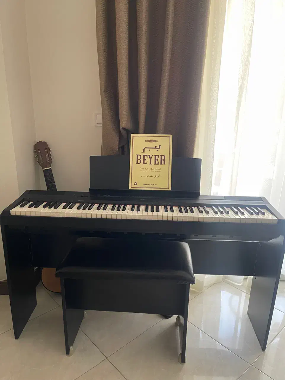 پیانو|پیانو، کیبورد، آکاردئون|کیش, |دیوار