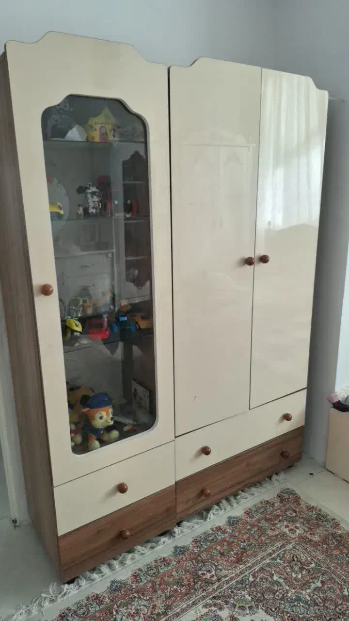 سرویس تخت وکمد کودک تمیز به علت جابه جایی|تخت و سرویس خواب|مشهد, کارگران|دیوار