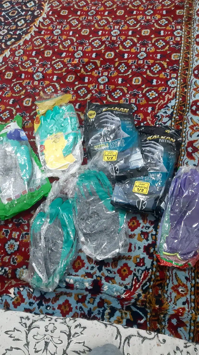 دستکش|لباس|کرمان, |دیوار