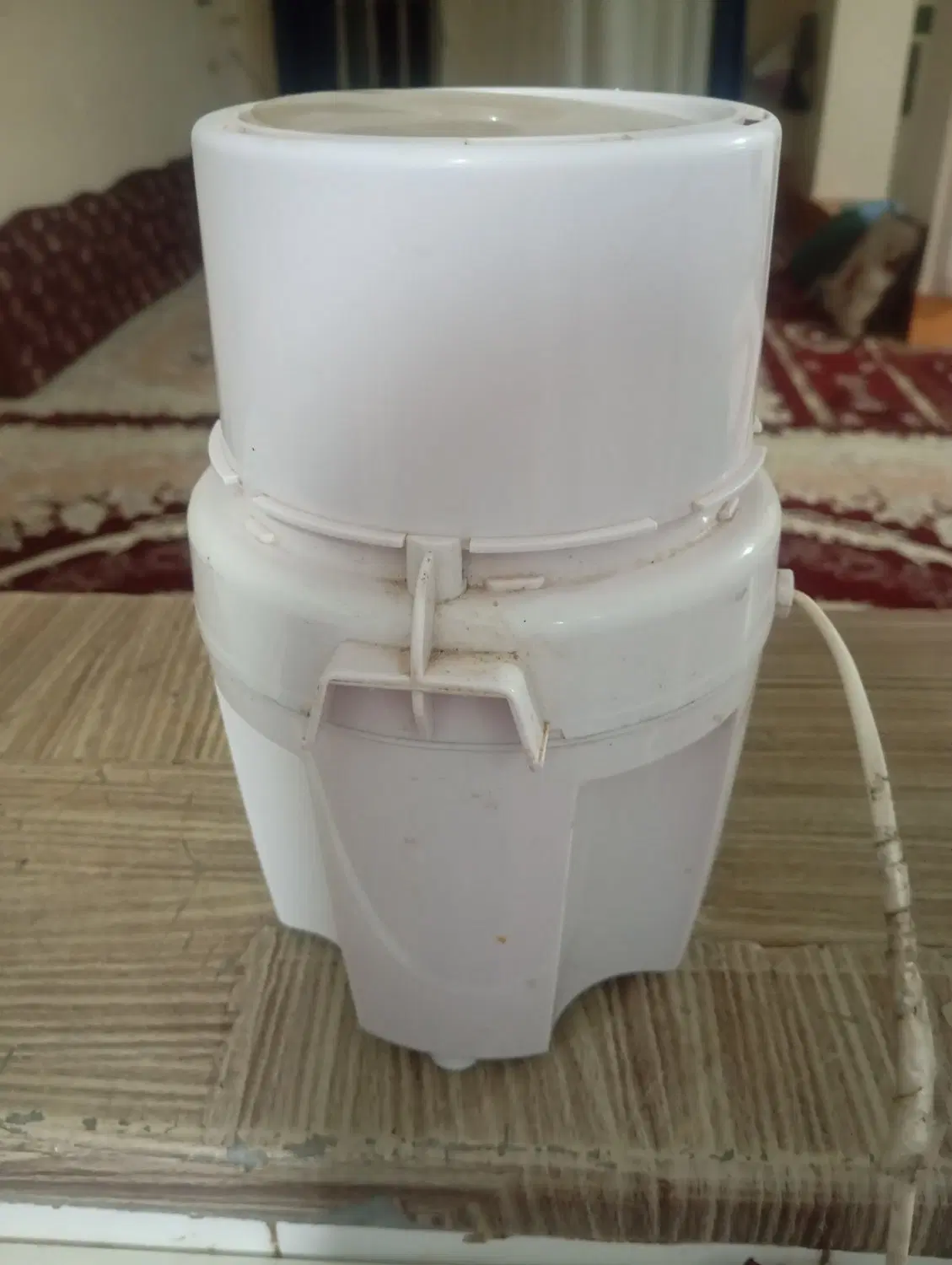 چرخ گوشت|خردکن، آسیاب، غذاساز|خرامه, |دیوار