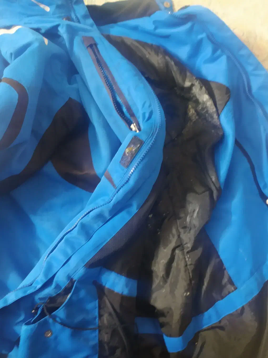 کاپشن|لباس|نیشابور, عدالت|دیوار