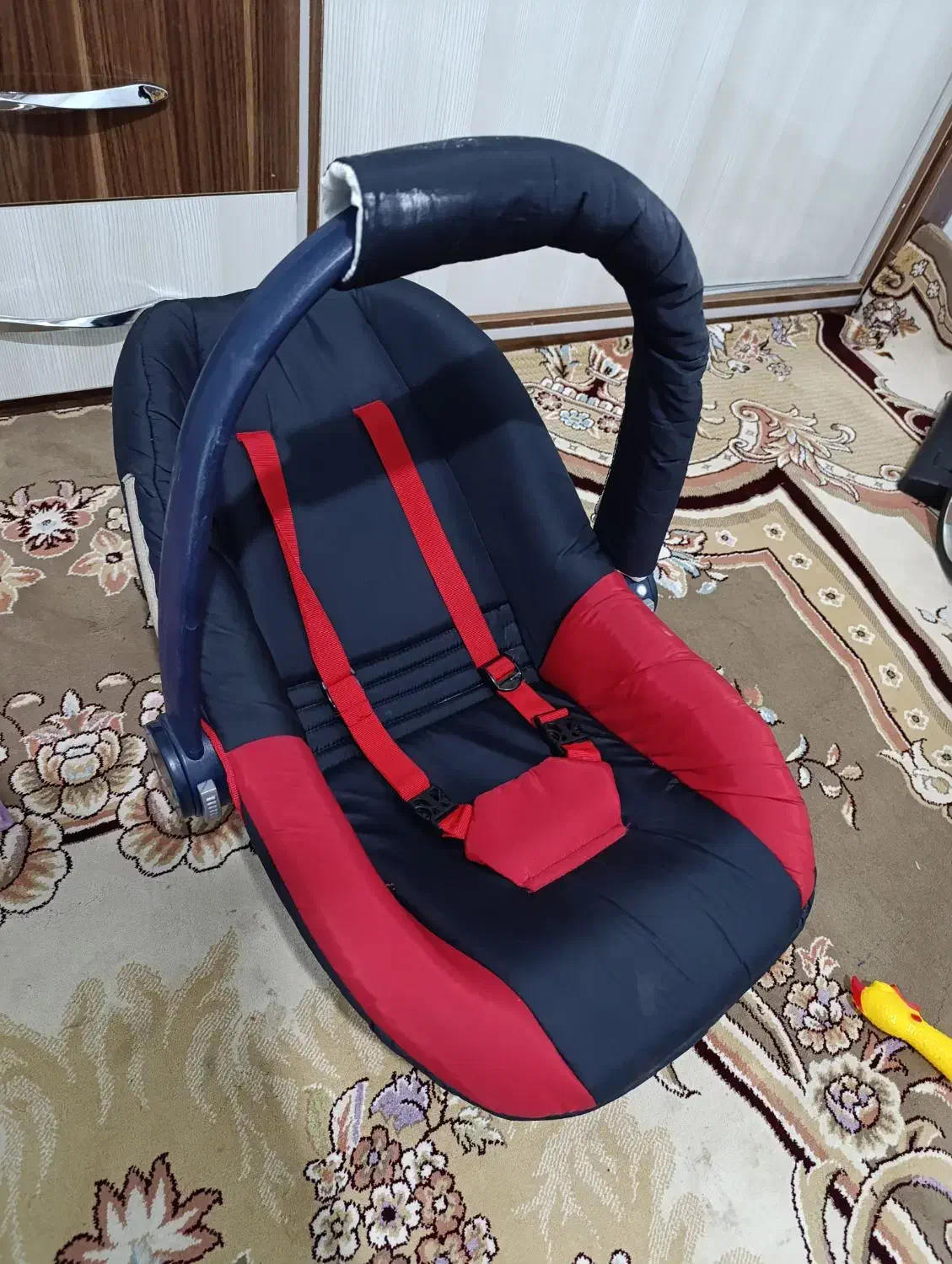 درحدنو|اسباب و اثاث بچه|شاهین‌شهر, گرگاب|دیوار