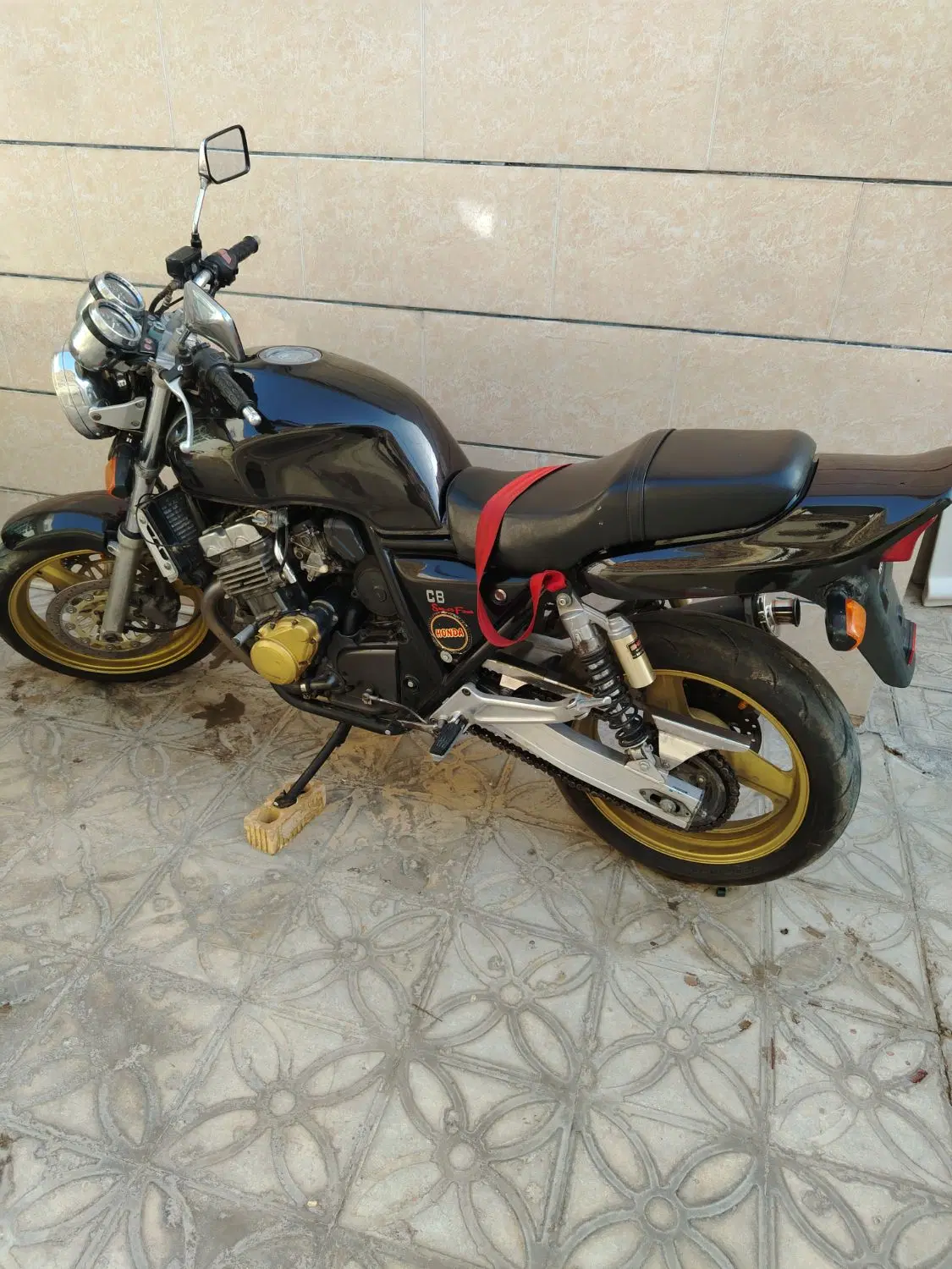 cb400|موتورسیکلت|شیراز, زرهی|دیوار