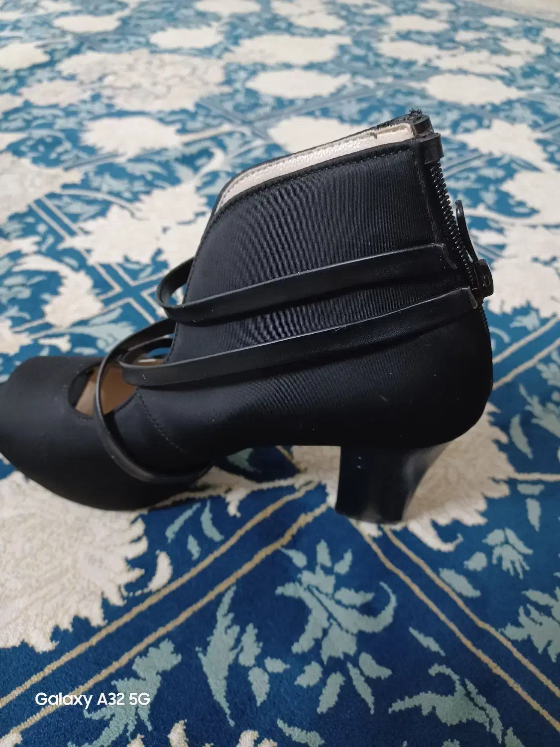 کفش|کیف، کفش، کمربند|مشهد, موعود|دیوار