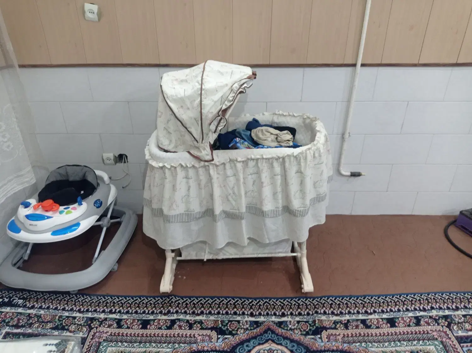 گهواره|تخت و سرویس خواب|یزد, |دیوار
