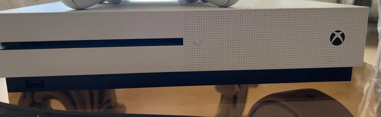 Xbox One S|کنسول، بازی ویدئویی و آنلاین|شیراز, شهرک گلدشت حافظ‎|دیوار