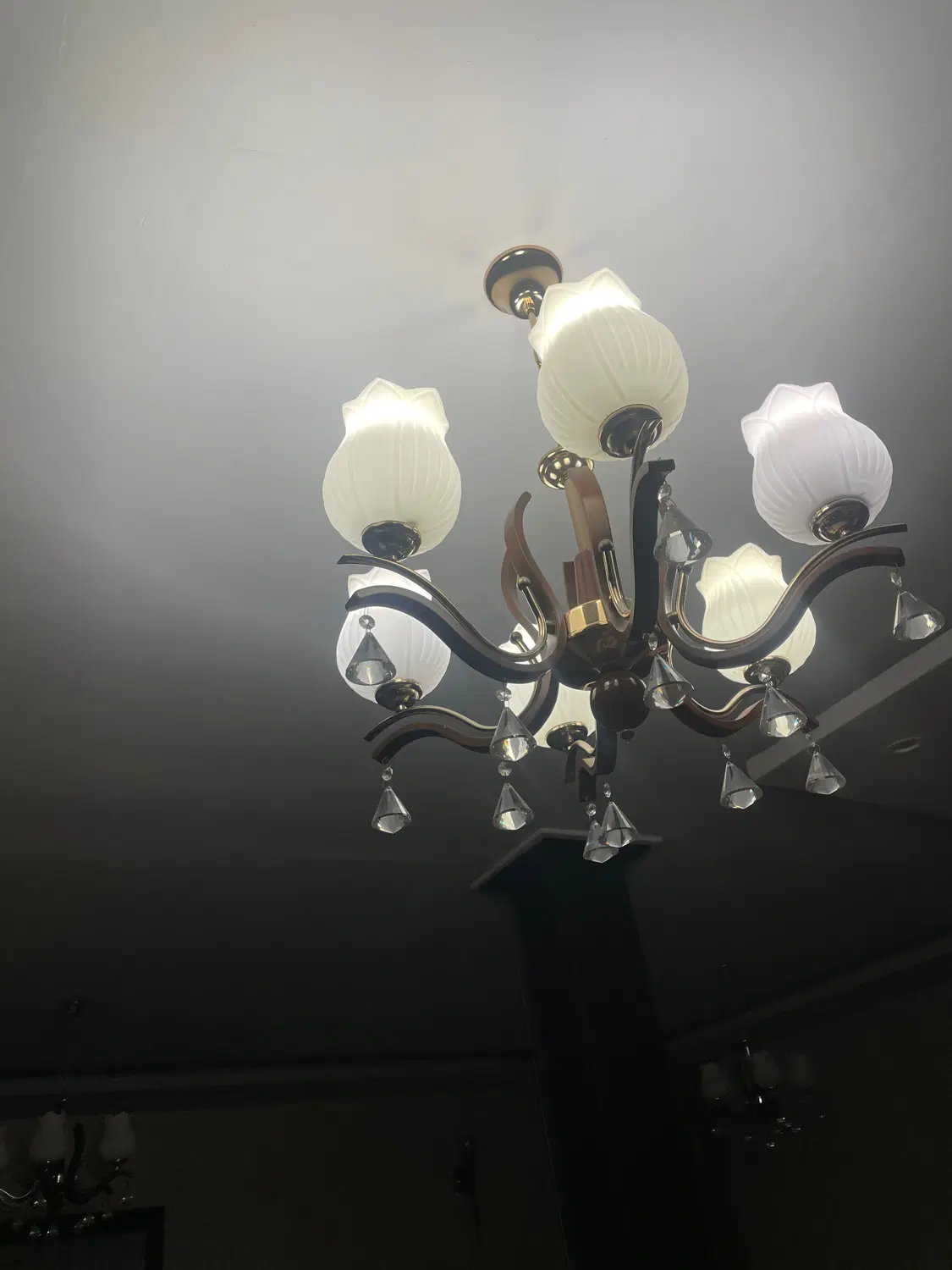 لوستر|لوستر و چراغ آویز|اراک, |دیوار