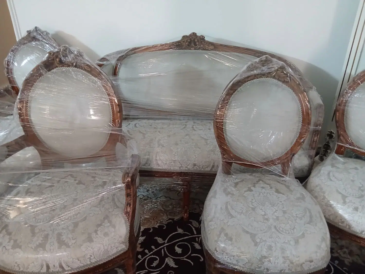 مبل|مبلمان خانگی و میز عسلی|قنوات, |دیوار