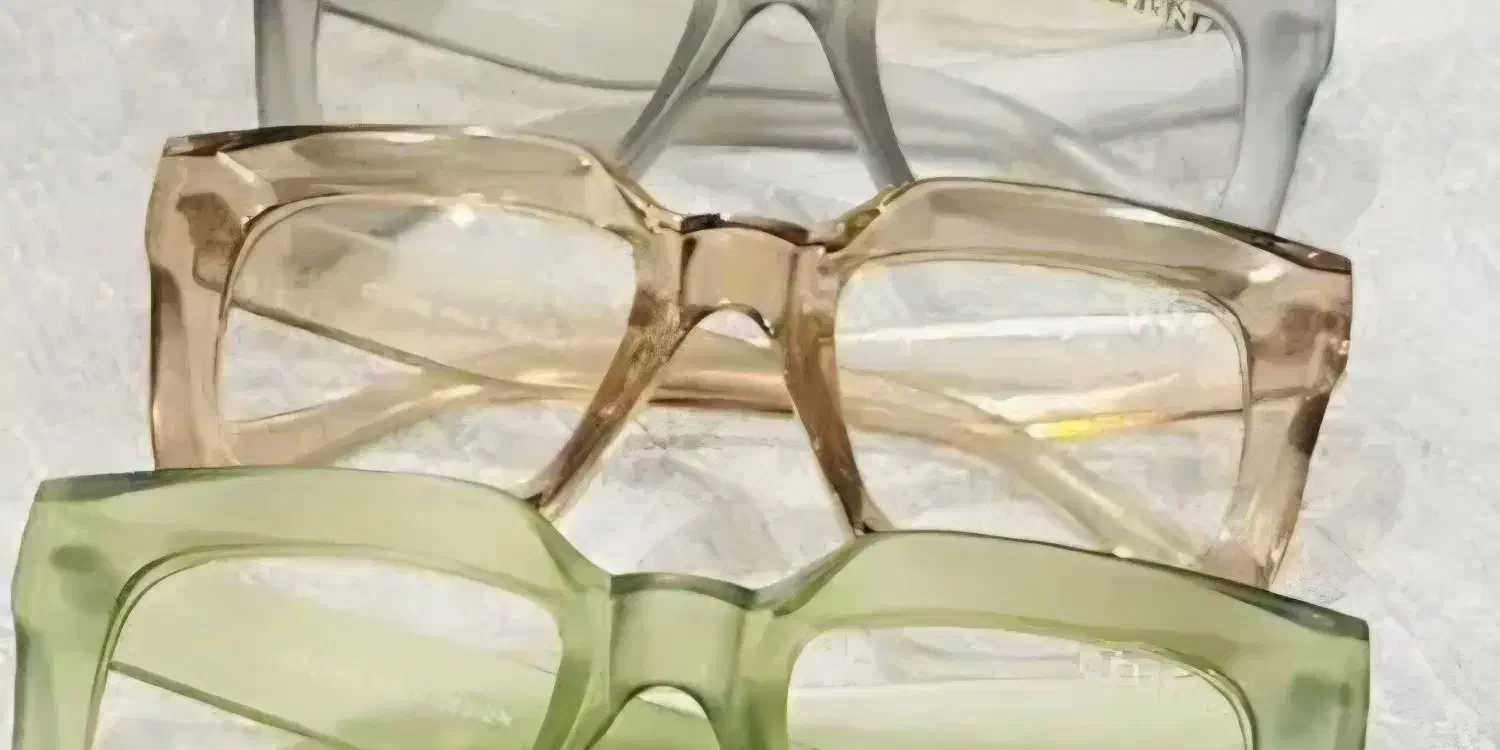 عینک گمشده|اشیا|شیراز, مسلم|دیوار