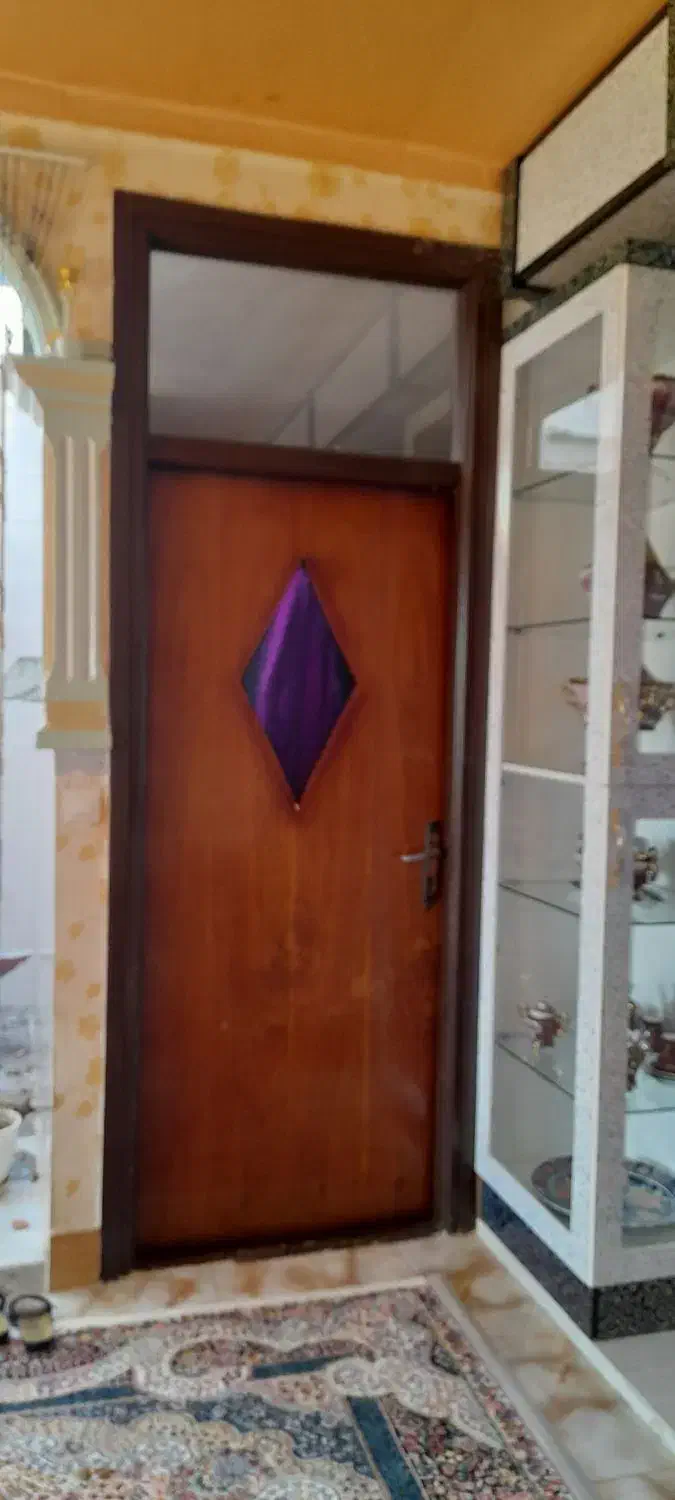 در اتاق|جاکفشی، کمد، دراور|خوی, |دیوار