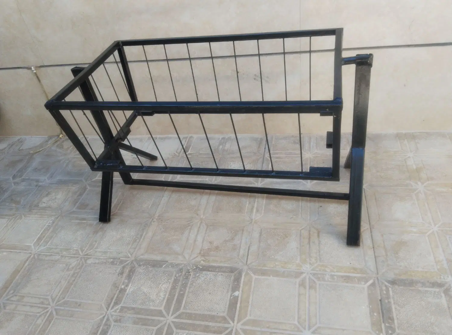 گهواره|تخت و صندلی بچه|بیرجند, |دیوار