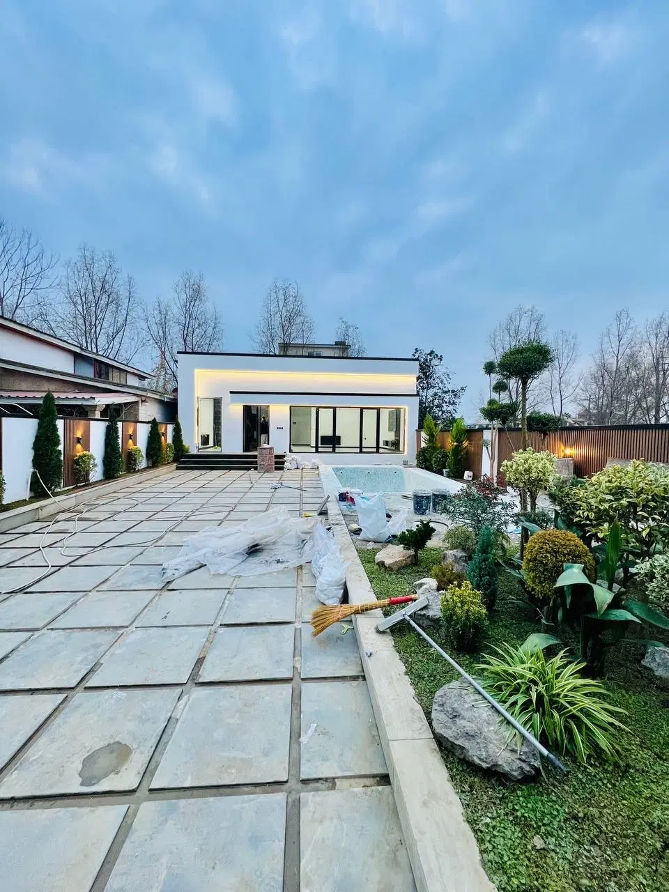 خرید — آپارتمان — ویلای مدرن سندششدانگ/سه خواب+استخردار(قیمت کل زده) — 300 متر — 3 خواب — نوشهر — املاک میراث