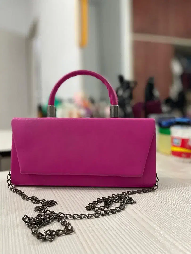 کیف|کیف، کفش، کمربند|فردیس, منظریه|دیوار