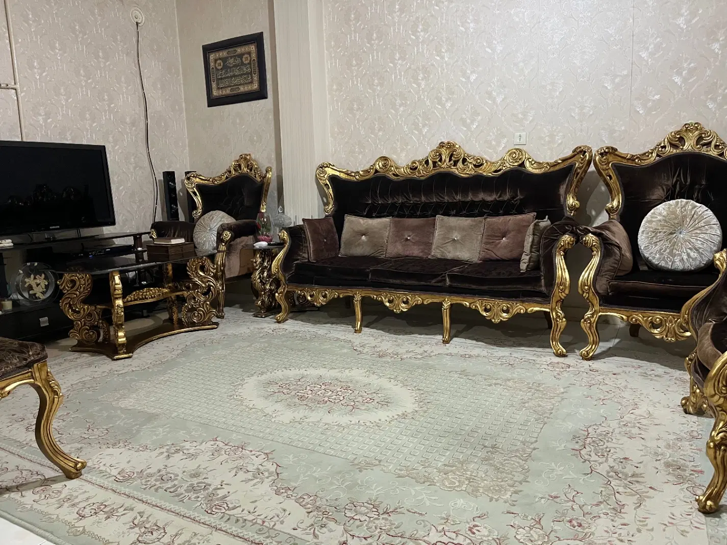 مبلمان|مبلمان خانگی و میز عسلی|اندیشه, اندیشه فاز ۱|دیوار