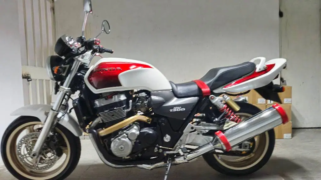 cb1300|موتورسیکلت|شیراز, سینما سعدی|دیوار