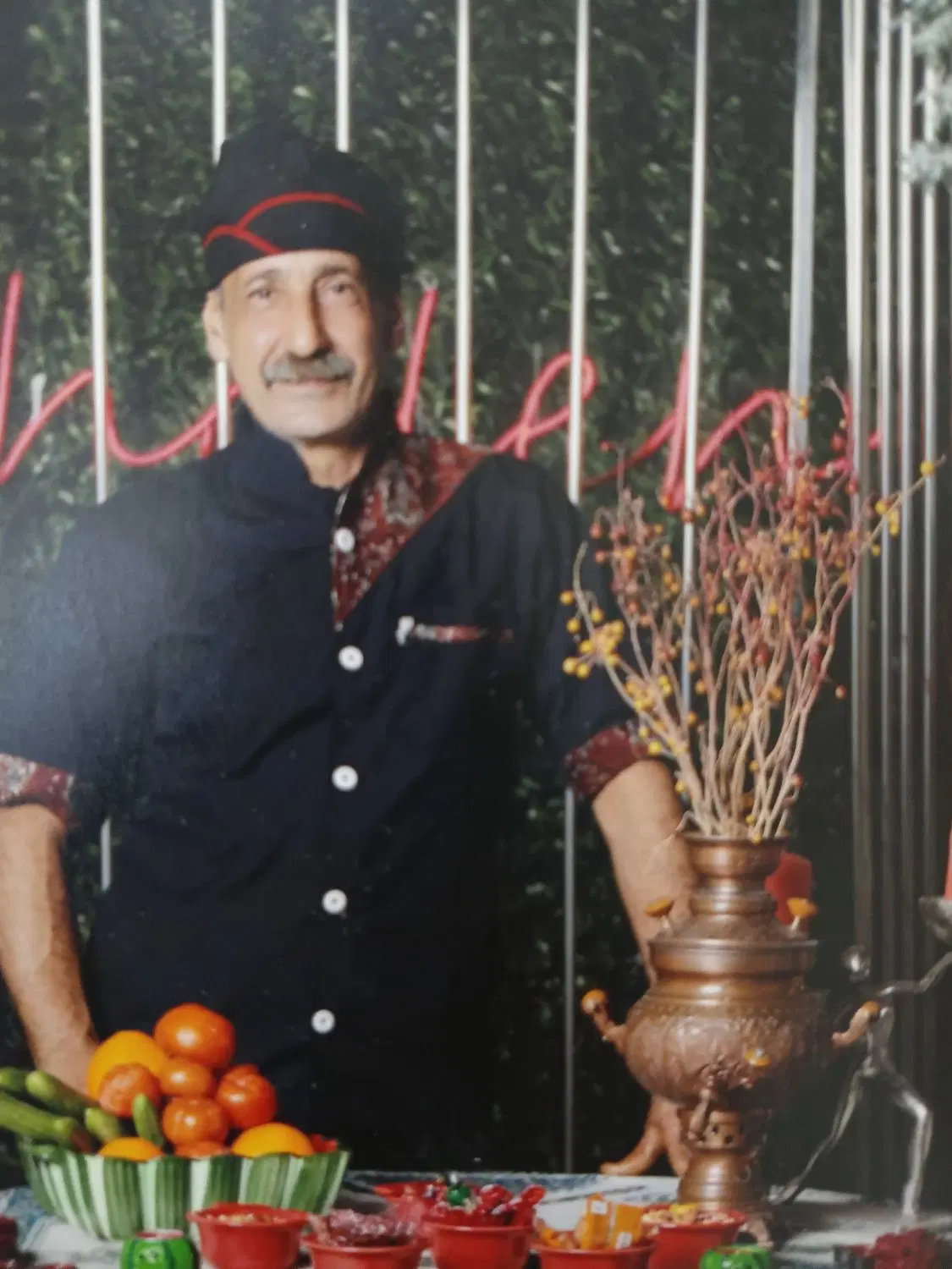 سر آشپز|خدمات پذیرایی، مراسم|باغ حلی, |دیوار