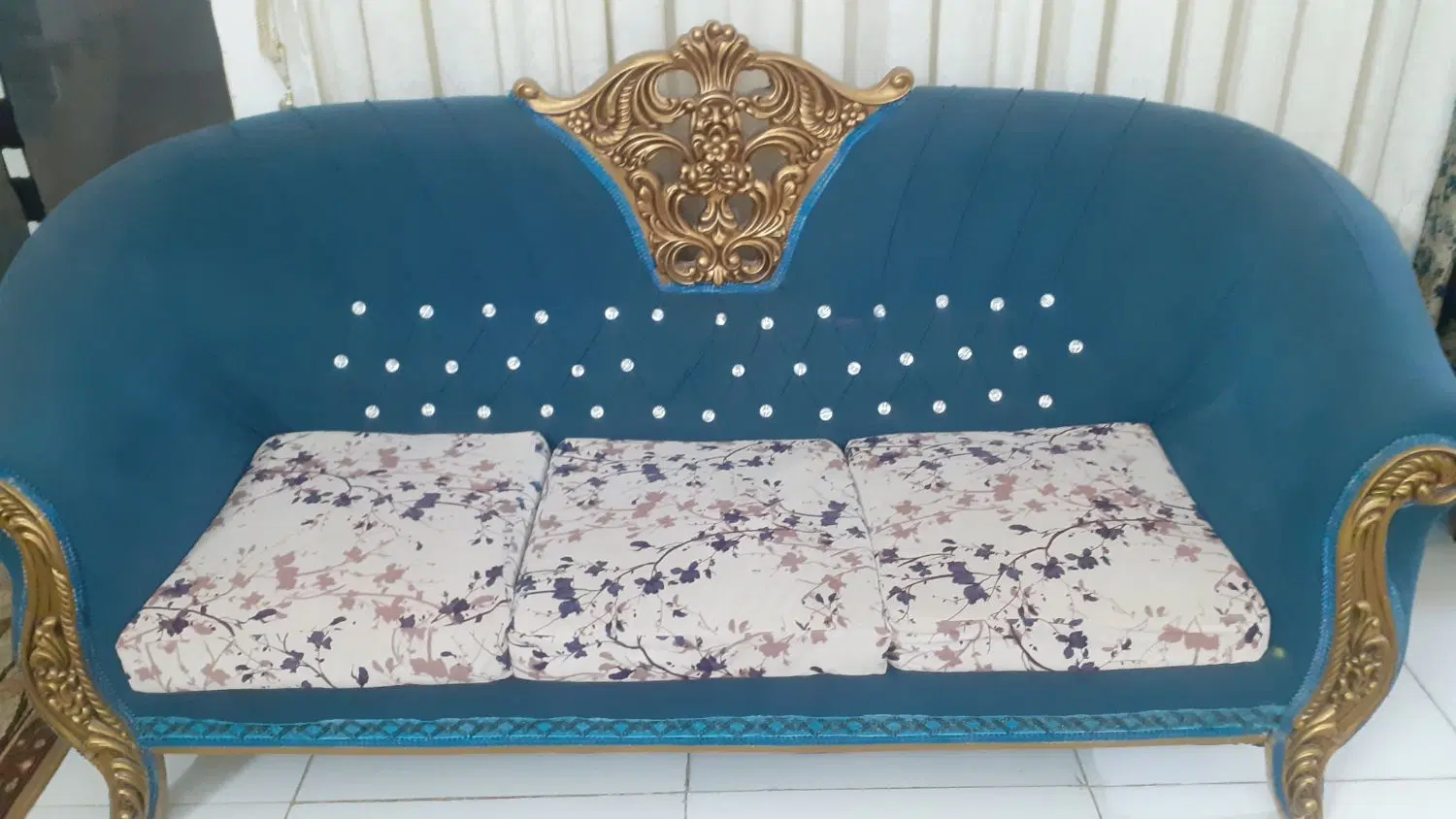 مبلمان|مبلمان خانگی و میز عسلی|میبد, |دیوار