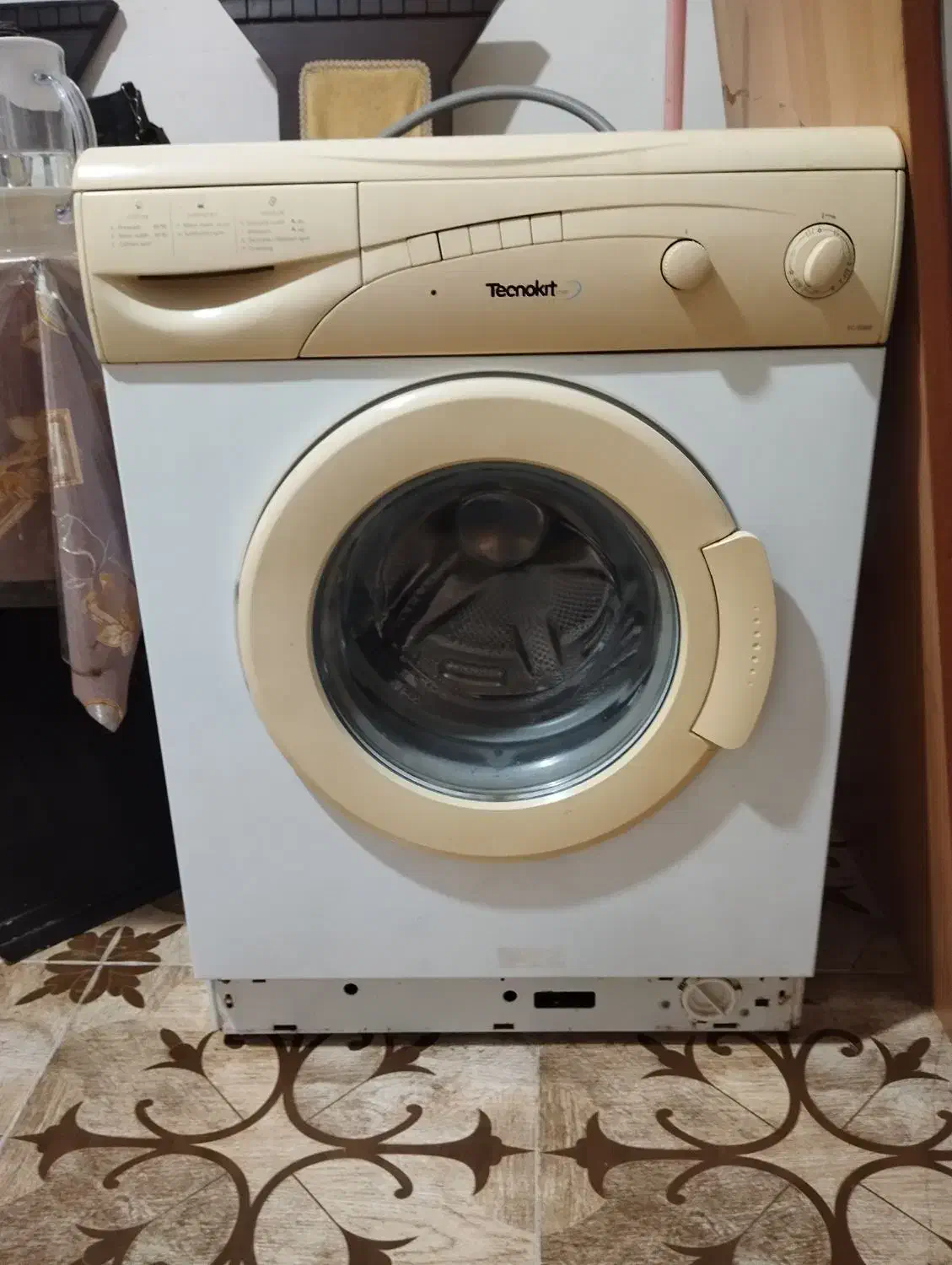 لباس شویی|ماشین لباسشویی و خشک‌کن لباس|رشت, عینک|دیوار