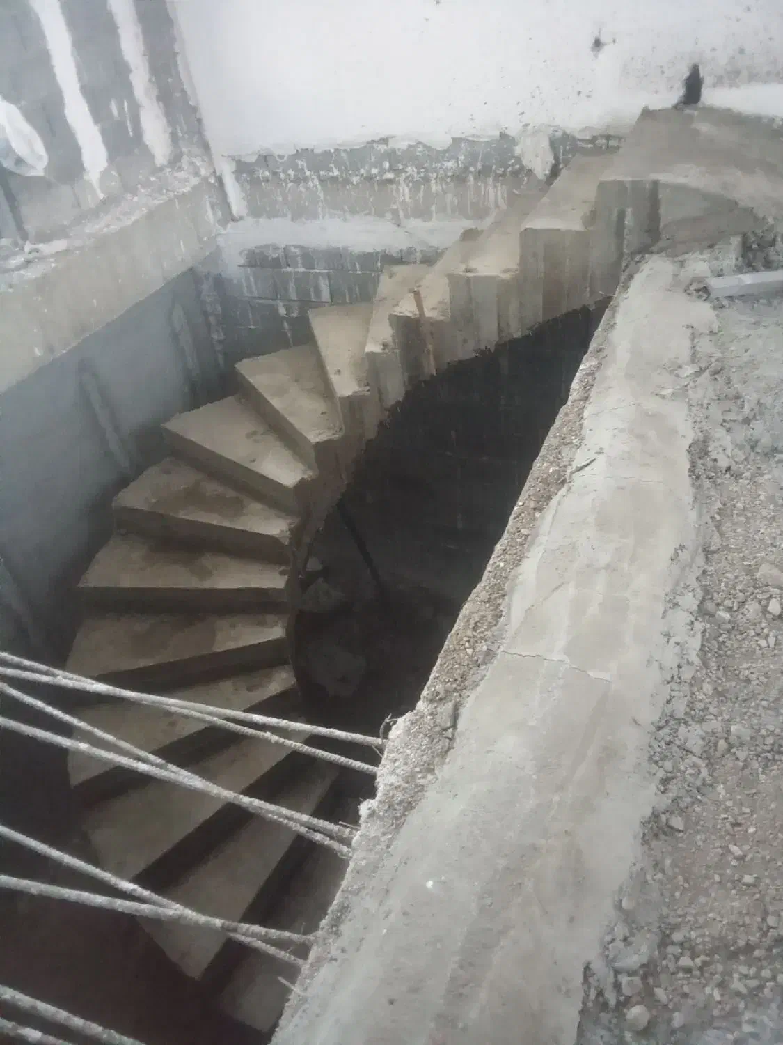 پله گرد بتنی|خدمات پیشه و مهارت|رودبار, |دیوار