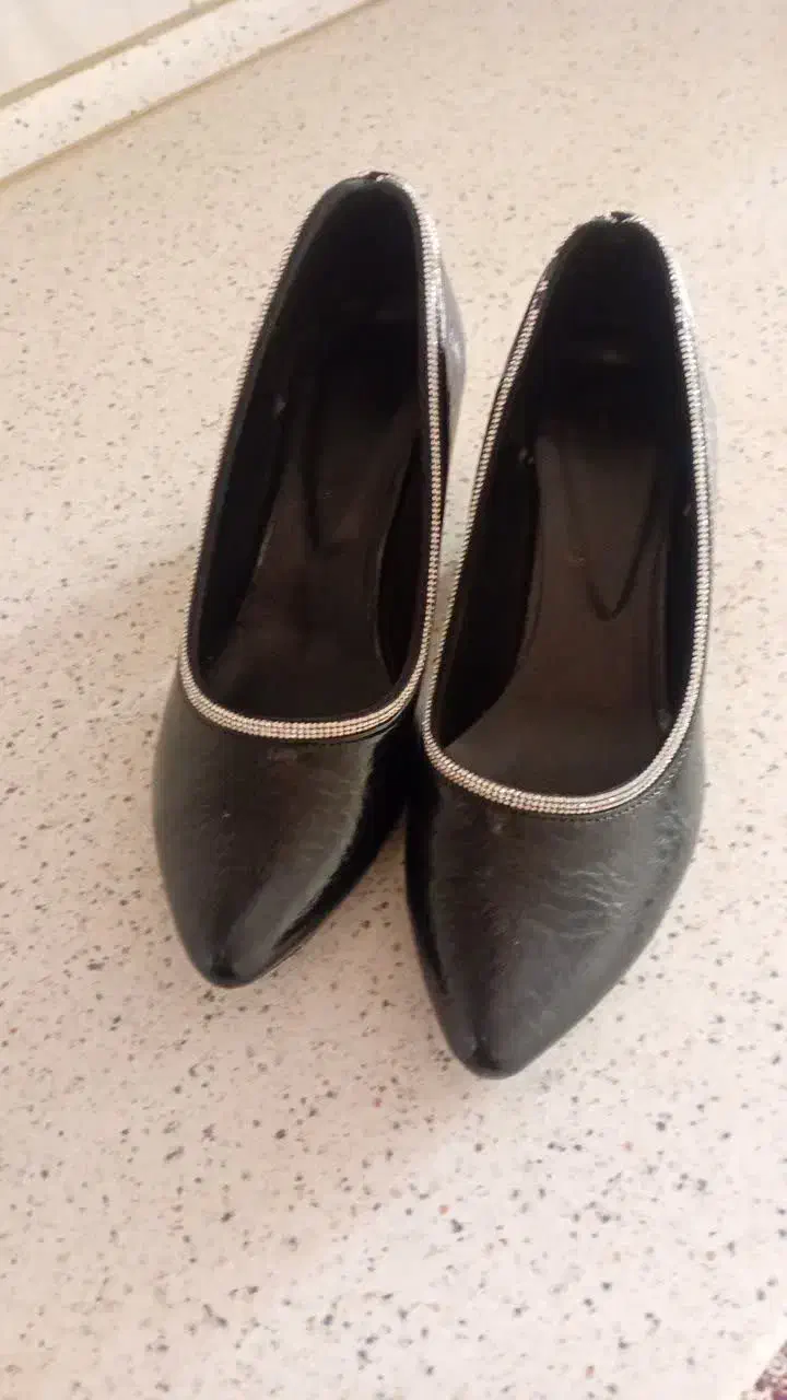 کفش مجلسی|کیف، کفش، کمربند|بروجرد, |دیوار