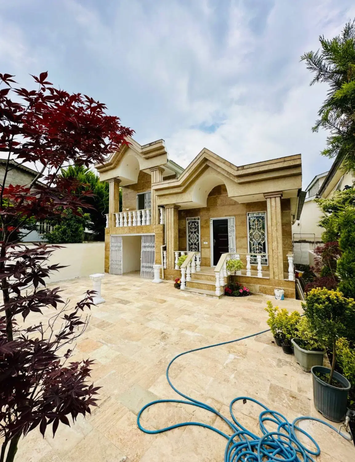 نیم پلوت220 متری  نما سنگ /کف قیمت منطقه