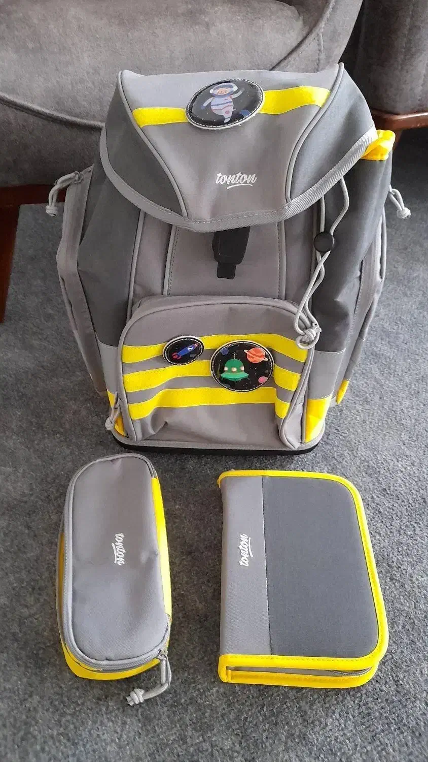 کوله مدرسه خارجی|کیف، کفش، کمربند|قم, هفت تیر|دیوار