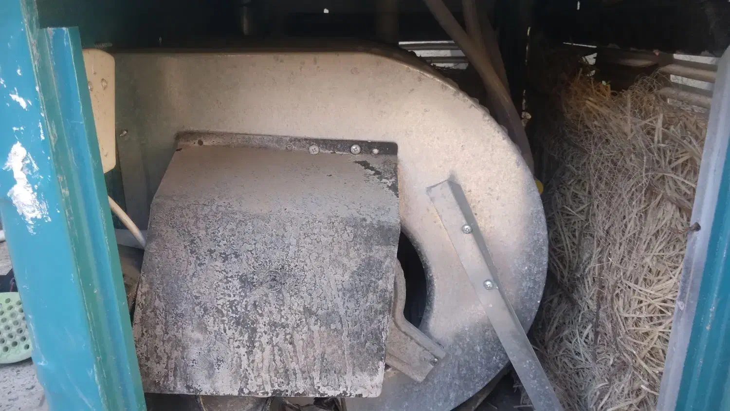 کولر ابی|کولر آبی|رباط‌کریم, رباط‌کریم|دیوار