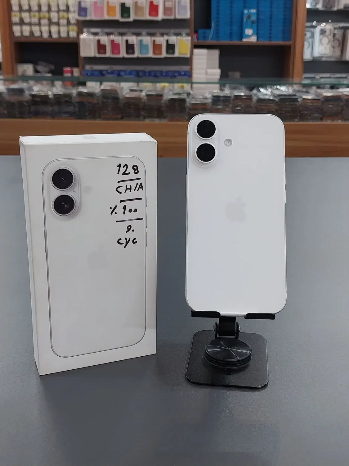 iPhone 16 normal white|موبایل|بروجرد, |دیوار