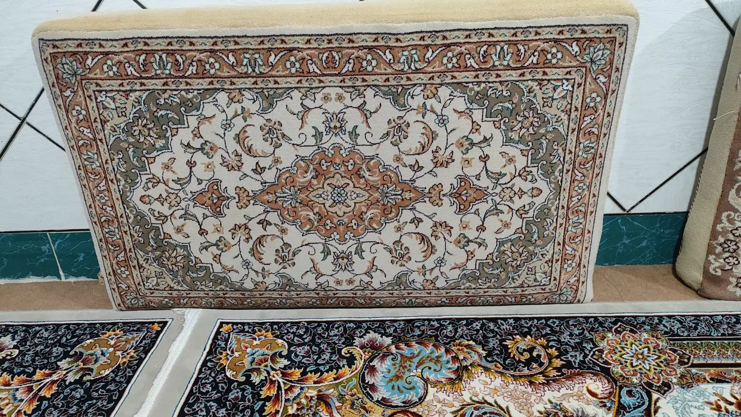 پشتی|پشتی|گلپایگان, |دیوار