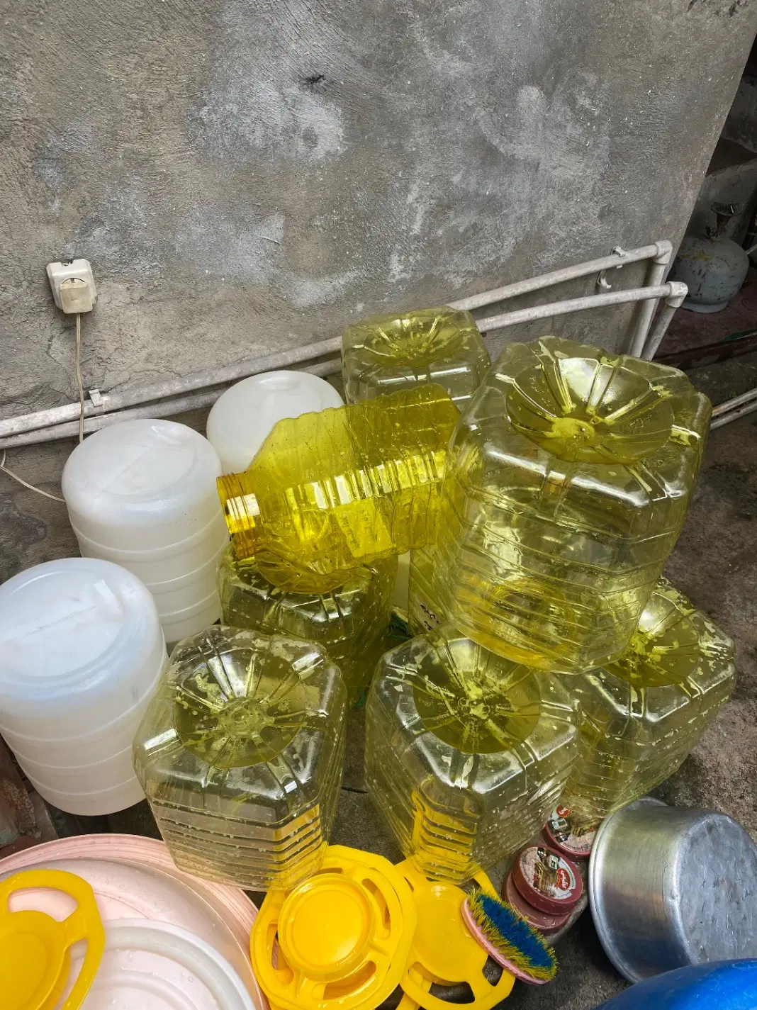 دبه|ظروف نگهدارنده، پلاستیکی، یک‌بارمصرف|رشت, سلیمانداراب|دیوار