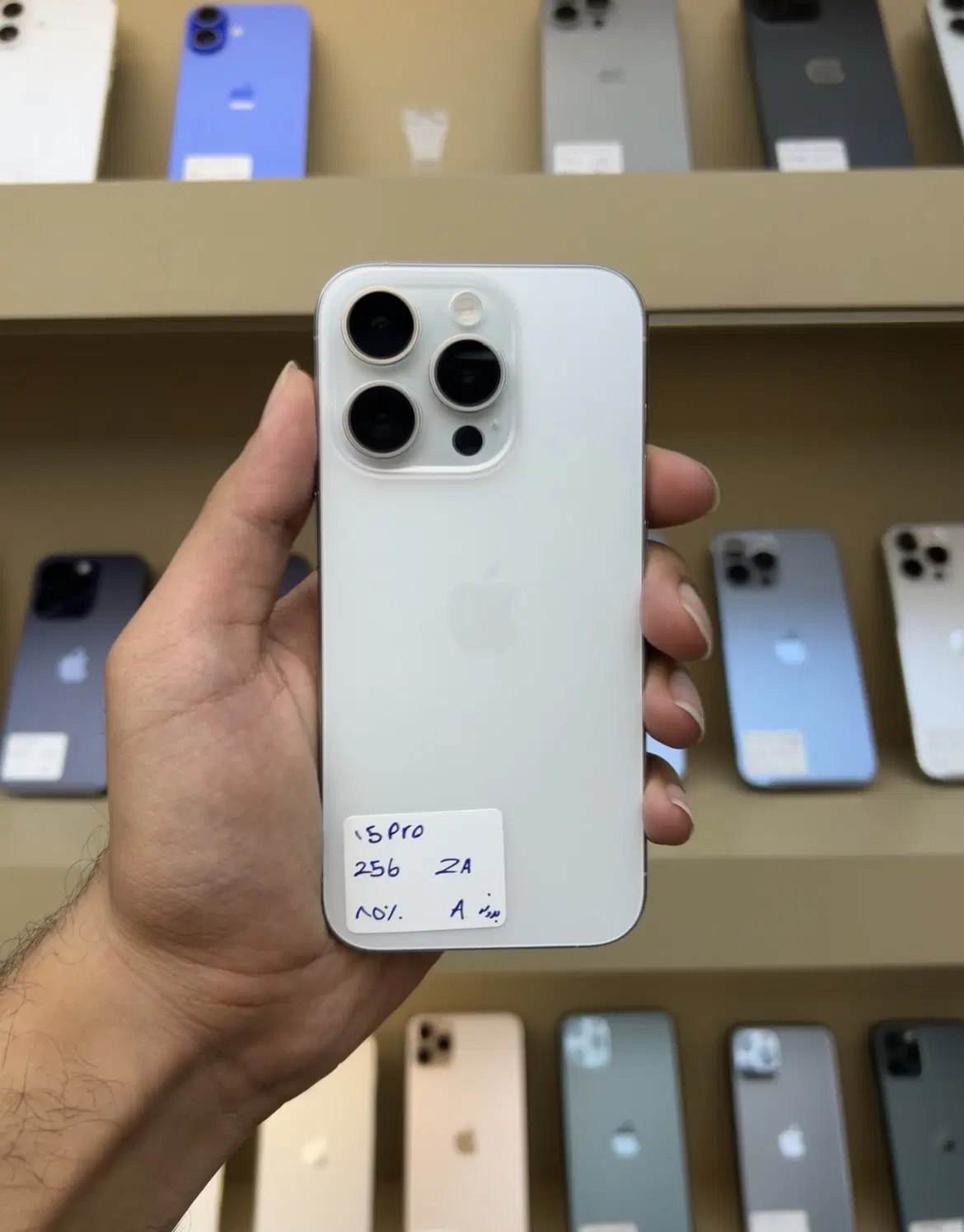 iPhone 15 pro Zaa|موبایل|قم, جهان بینی|دیوار