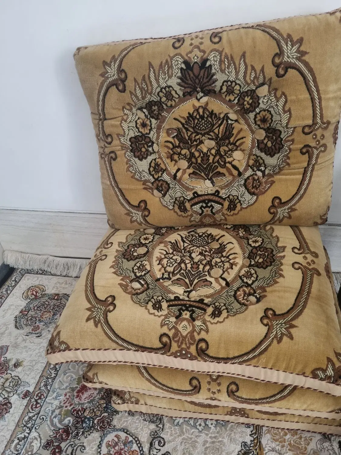 پشتی|پشتی|فسا, |دیوار