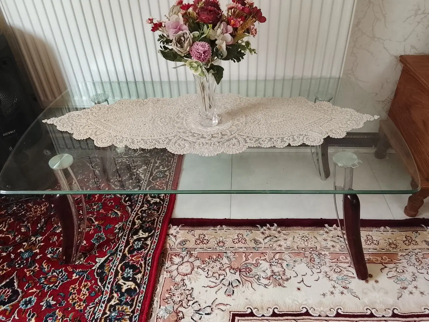 جلو مبلی|مبلمان خانگی و میز عسلی|اندیشه, اندیشه فاز ۱|دیوار