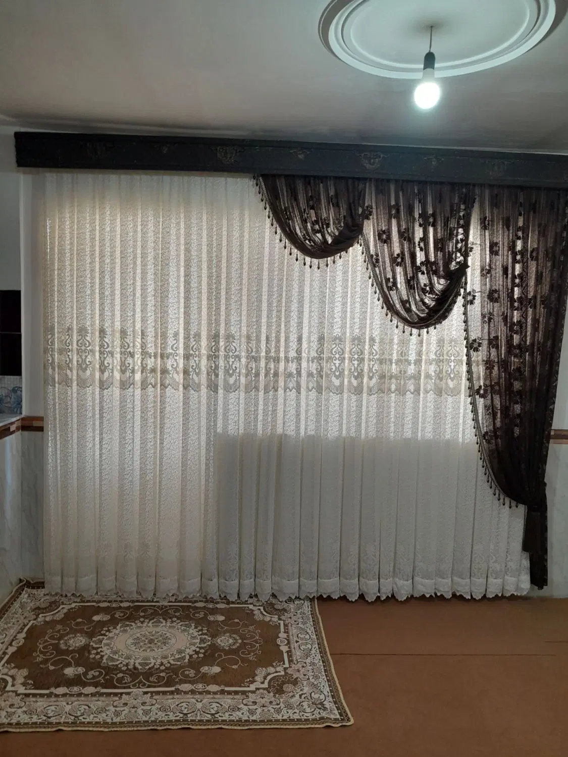 پرده|پرده، رانر، رومیزی|قروه, |دیوار