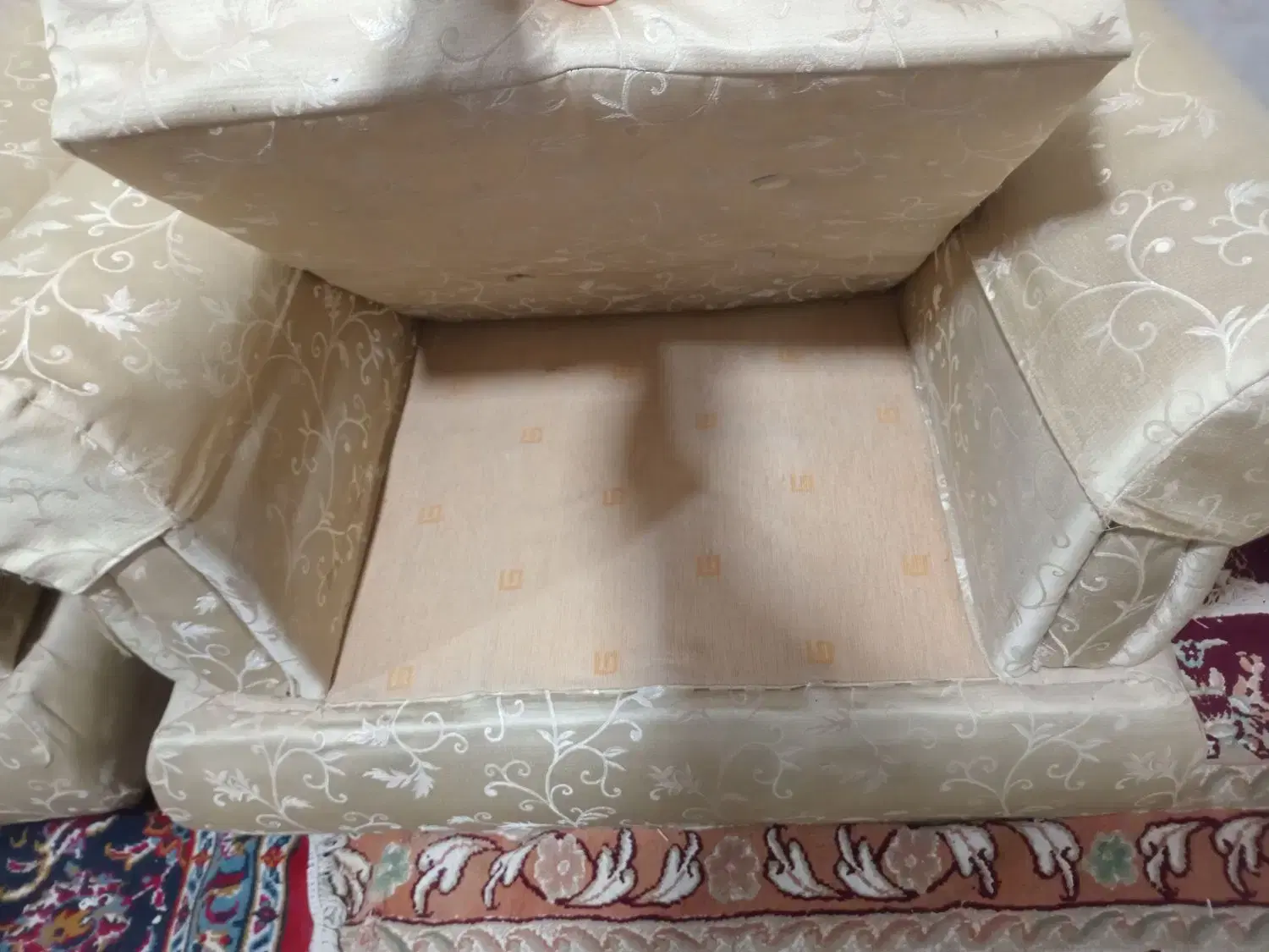 مبل|مبلمان خانگی و میز عسلی|قره چای, |دیوار