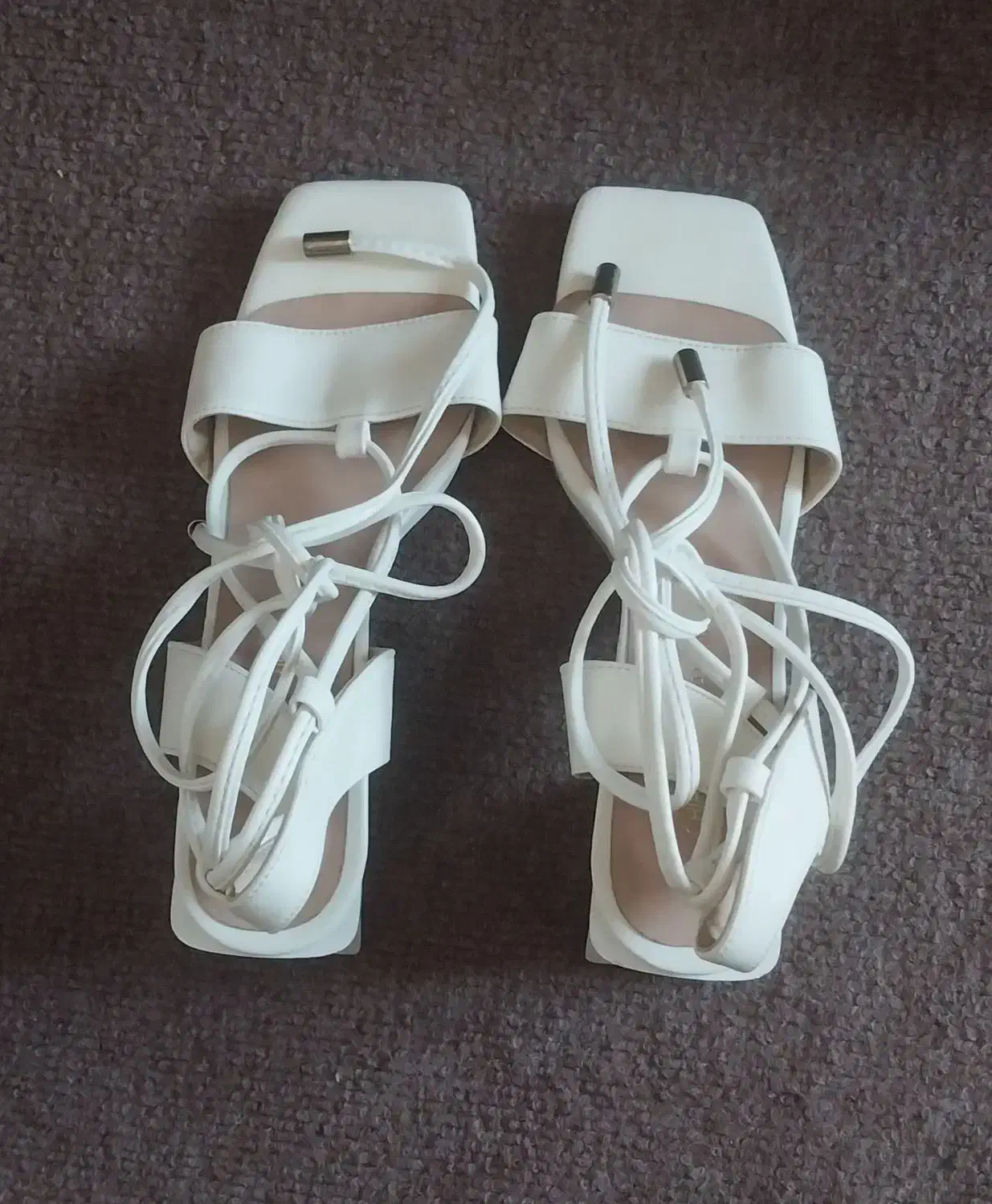 کفش|کیف، کفش، کمربند|شهریار, شهریار|دیوار