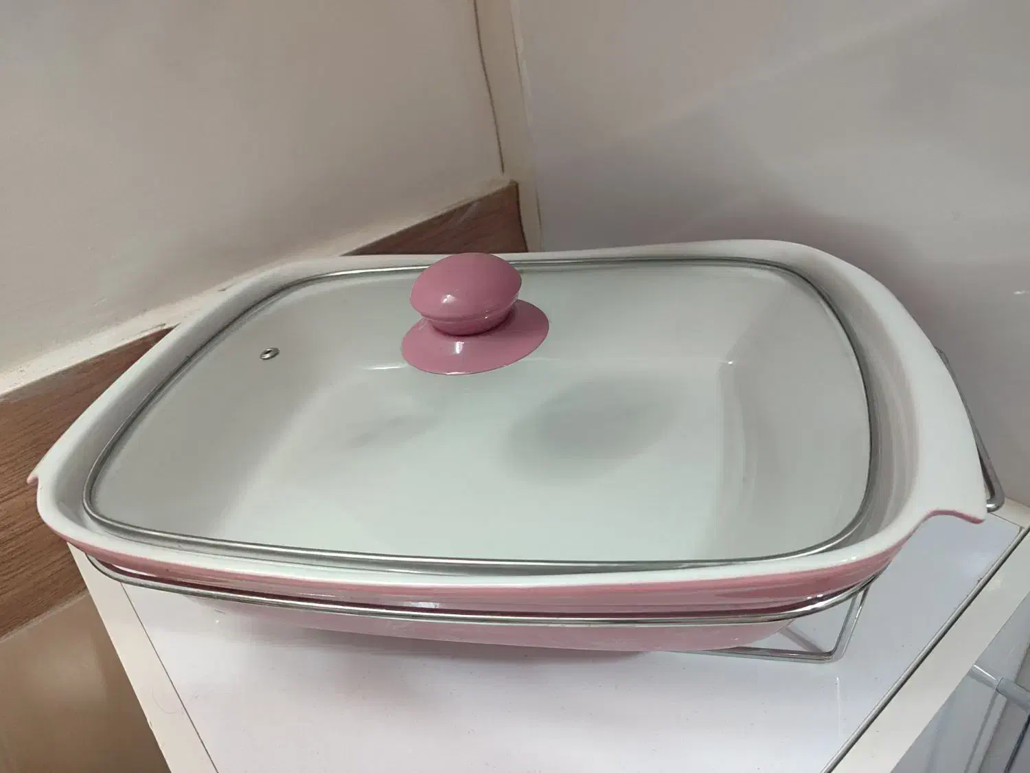 ظرف سرو.|سرویس روتختی|تربتحیدریه, آغوی|دیوار