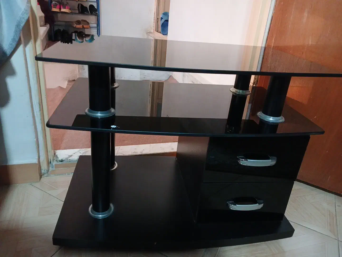 میز شیشه‌ای|میز تلویزیون|محمدشهر, محمدشهر|دیوار