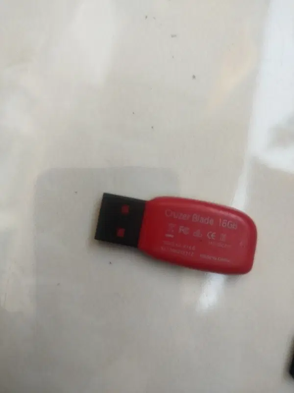 فلش۸ گیگ sandisk|قطعات و لوازم جانبی رایانه|شهریار, شهریار|دیوار