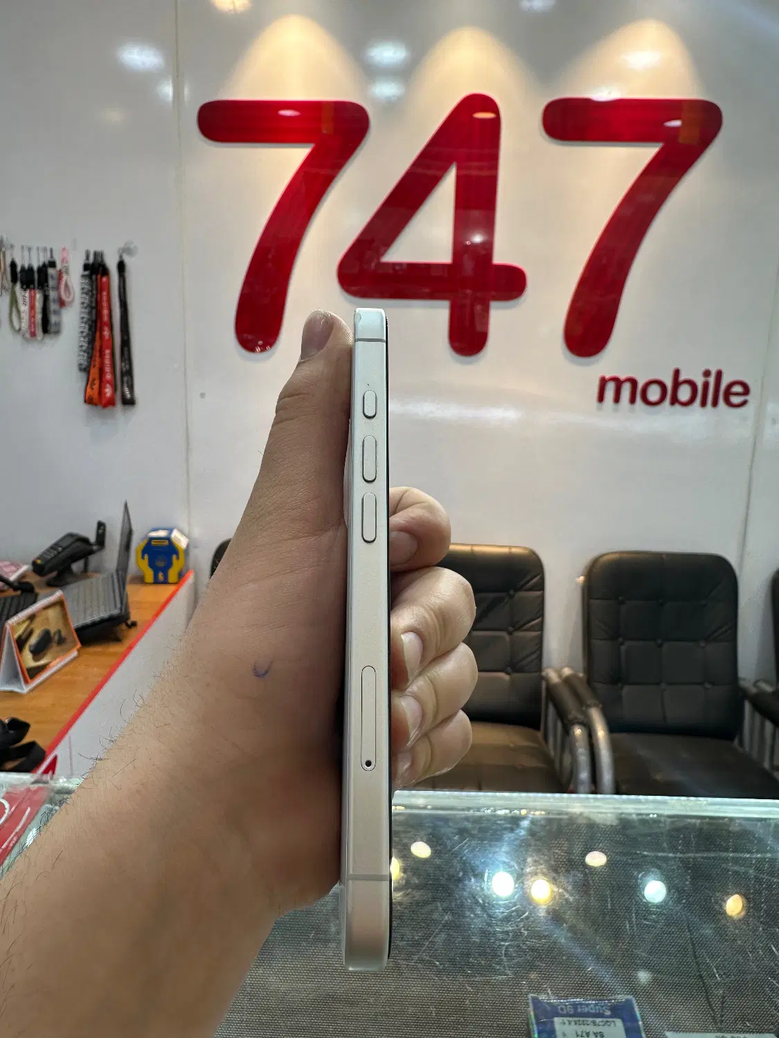 iphone 16 normal|موبایل|دماوند, دماوند|دیوار