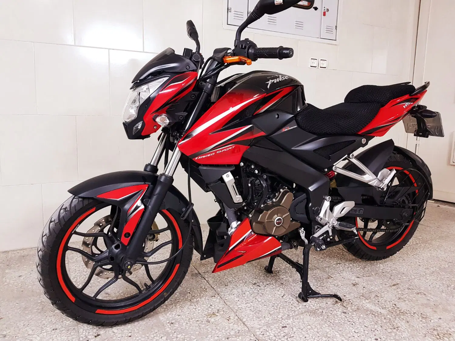 ns200 مدل 96|موتورسیکلت|اصفهان, محله سفلی|دیوار