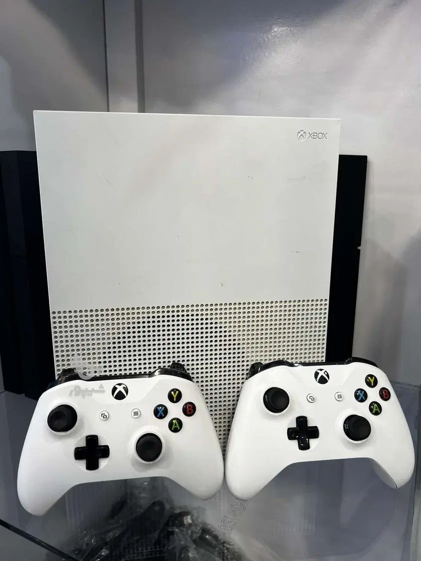 xbox ones|کنسول، بازی ویدئویی و آنلاین|شیراز, سلطان آباد|دیوار