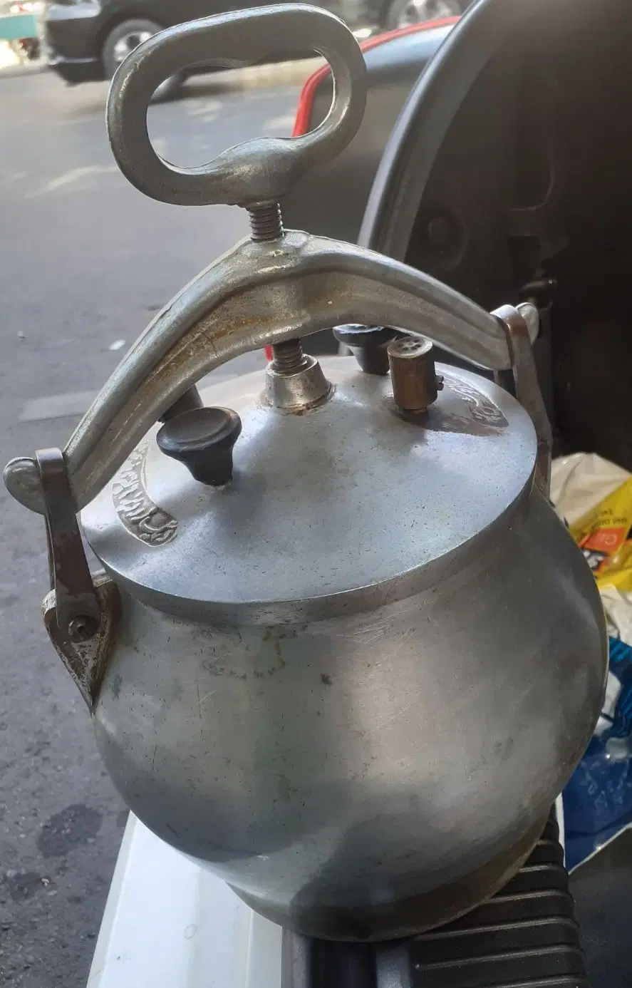 دیگ زودپز|ظروف پخت‌وپز|فیروزکوه, |دیوار