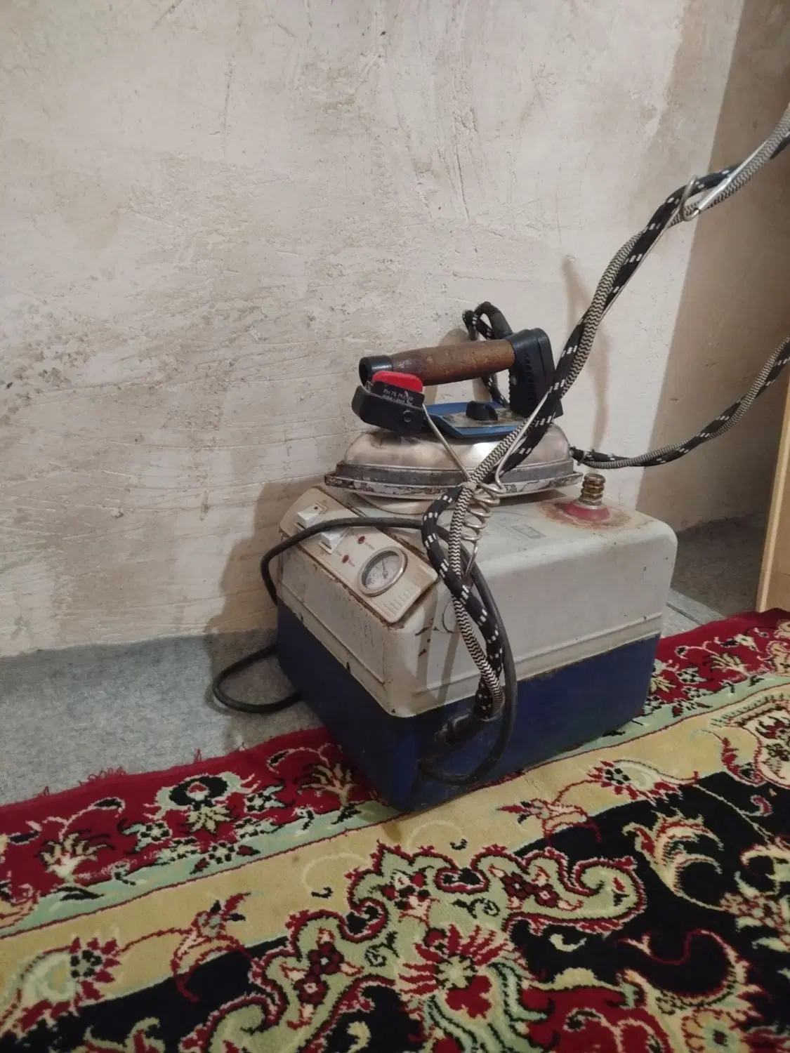اتو|اتو و لوازم اتو|کبودرآهنگ, |دیوار
