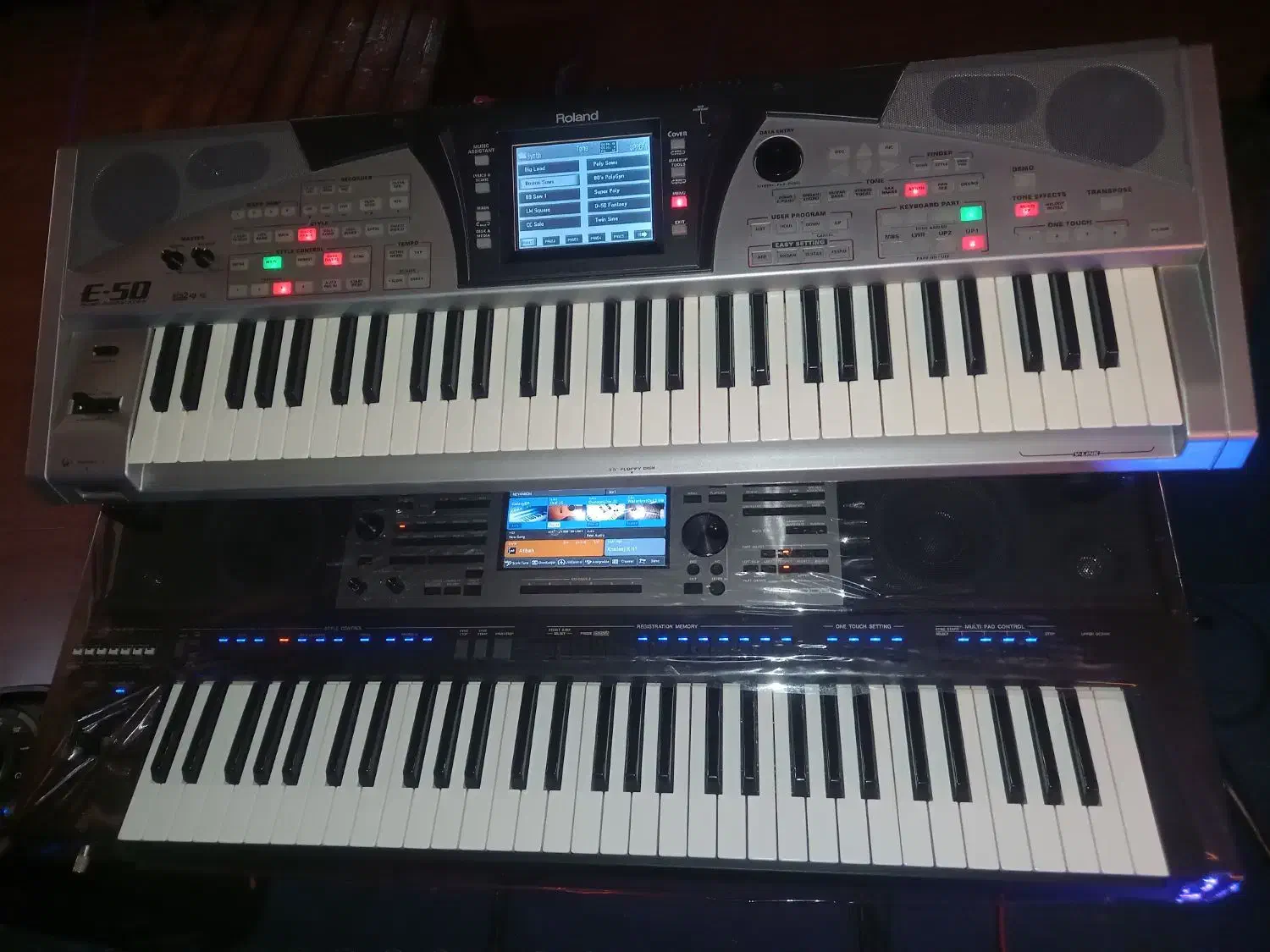 رولندE50|پیانو، کیبورد، آکاردئون|نشتارود, |دیوار