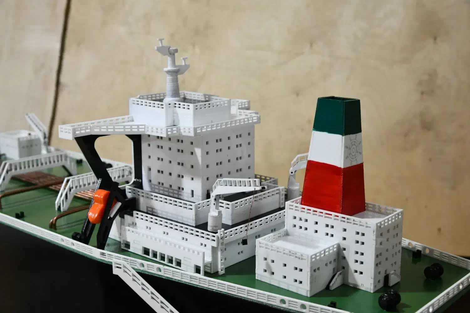 فروش ماکت کشتی نفتکش و فله بر|مجسمه، تندیس، ماکت|شهر ری, شهادت|دیوار