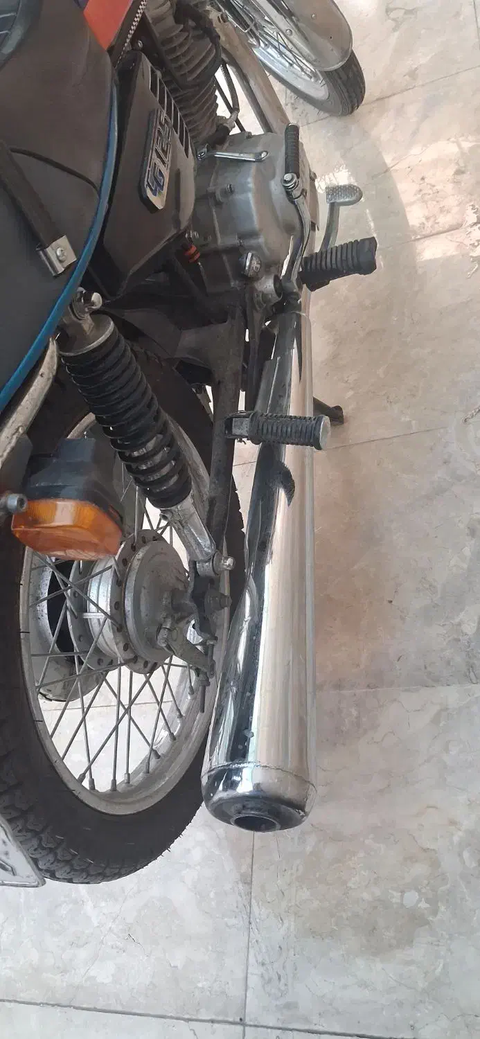 اگزوز موتور ۲۰۰|قطعات یدکی و لوازم جانبی|قم, زند آباد|دیوار