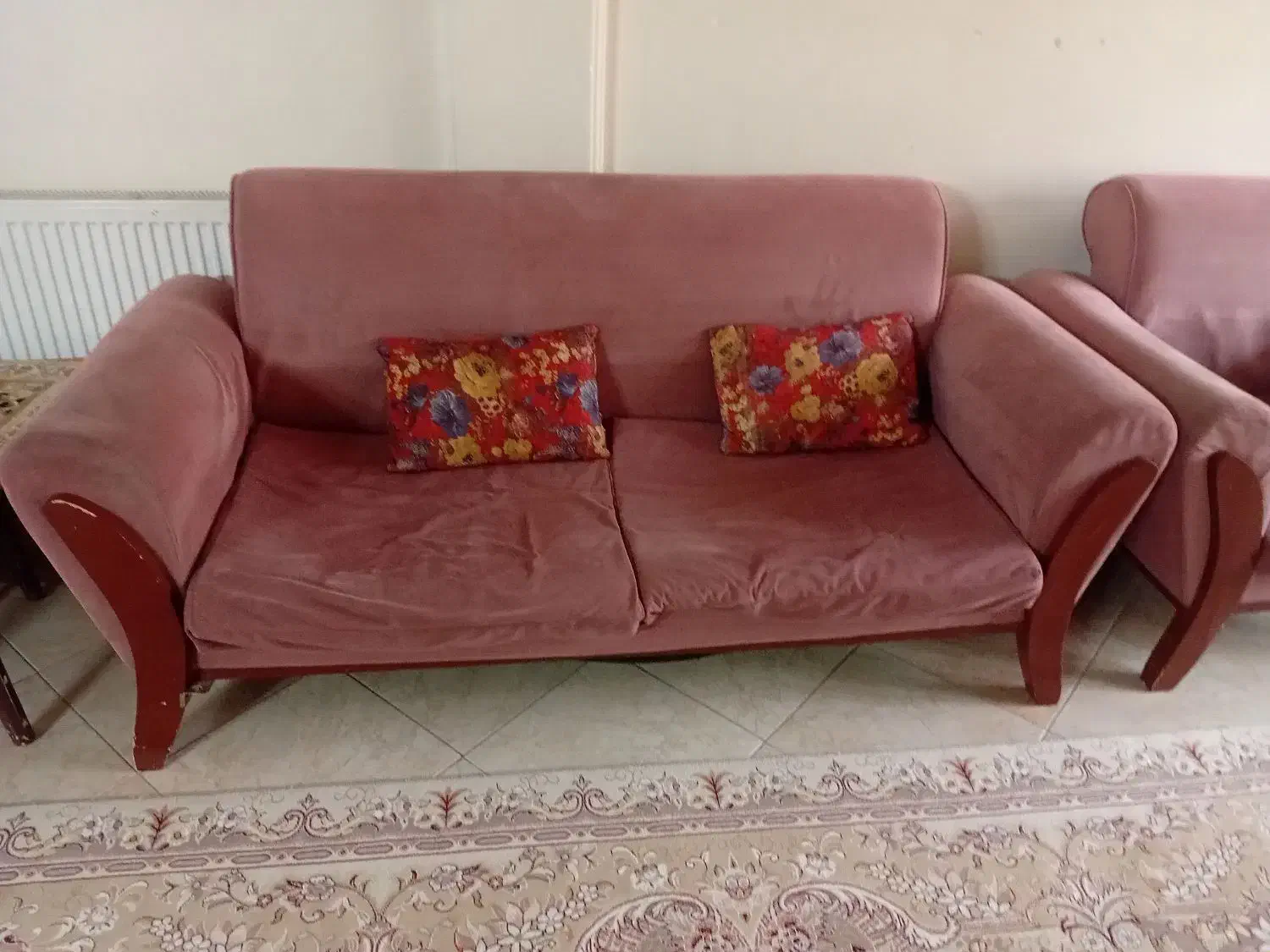 مبلمان|مبلمان خانگی و میز عسلی|اصفهان, بوستان کوهستانی صفه|دیوار