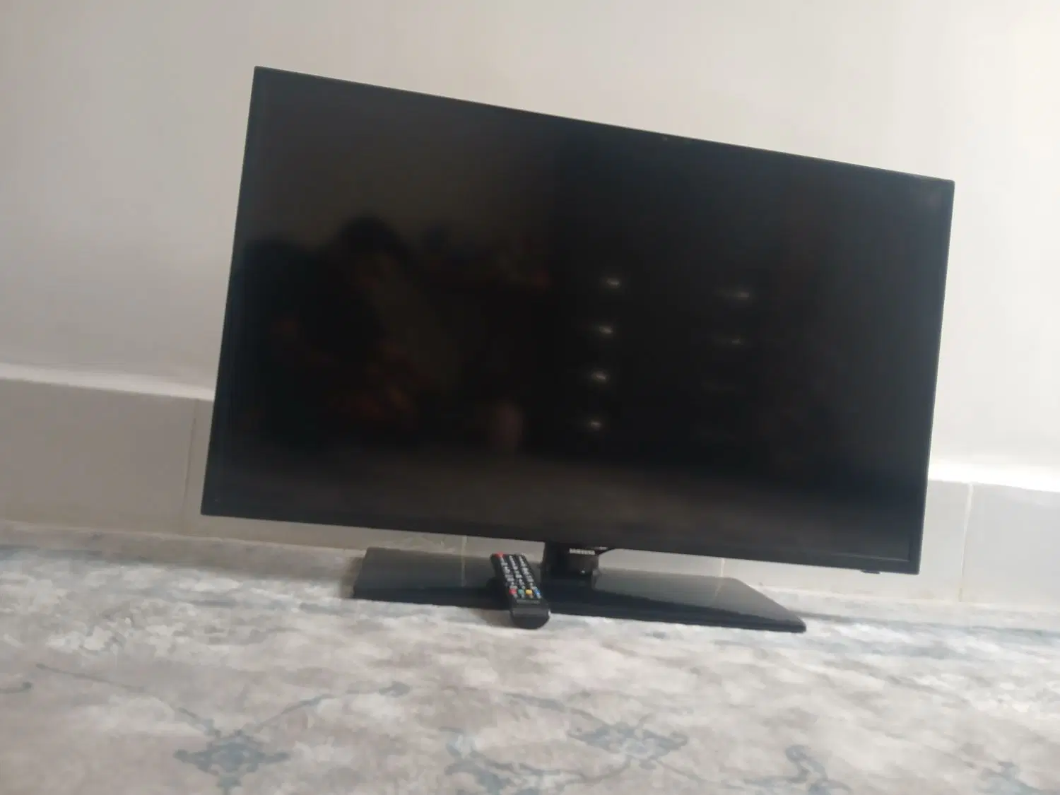 تلوزیون ۴۲ LED|تلویزیون و پروژکتور|بندرعباس, |دیوار